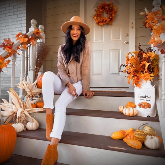 [NEW] BLANK NYC Faux Suede Moto Jacket - Picture 3 of 8